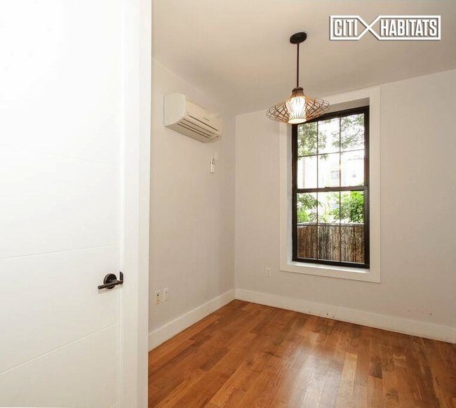 Foto del edificio - 336 Chauncey St