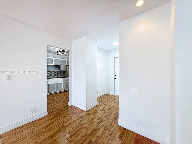 Foto del edificio - 1000 NE 14th Ave