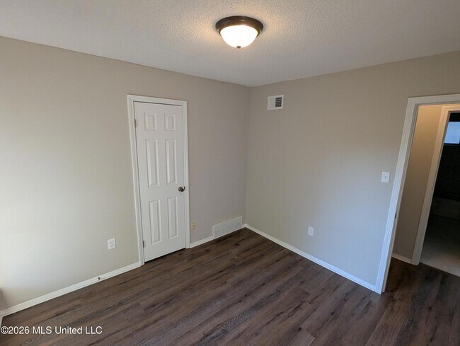 Foto del edificio - 2705 Magnolia Dr