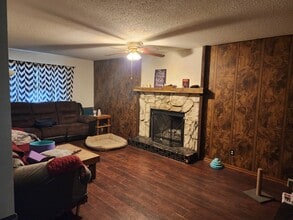 Building Photo - 103 Brenda Dr