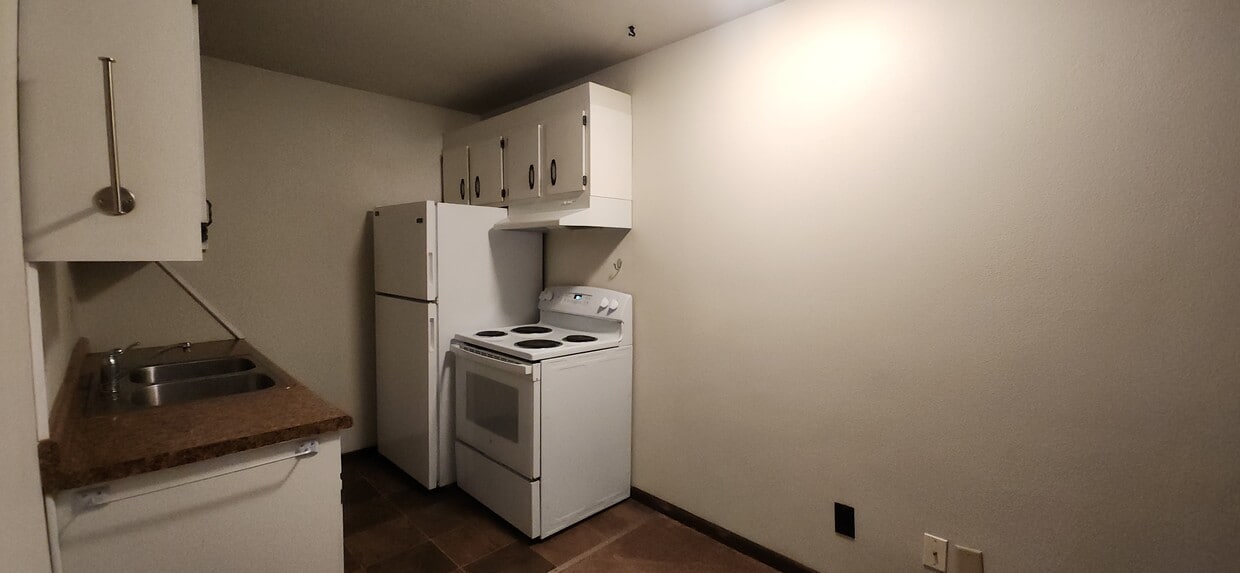 Primary Photo - 625 9th St N