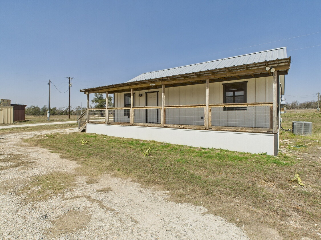 Pet Friendly 2/2 Harper, TX - Pet Friendly  2/2  Harper, TX