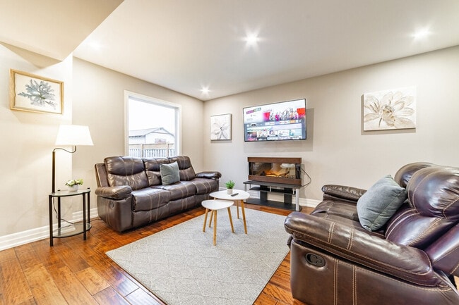 Building Photo - 30 Winding Way