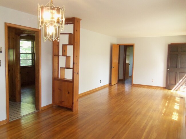 Foto del edificio - Coming Soon! One Owner home in Elysian Park!