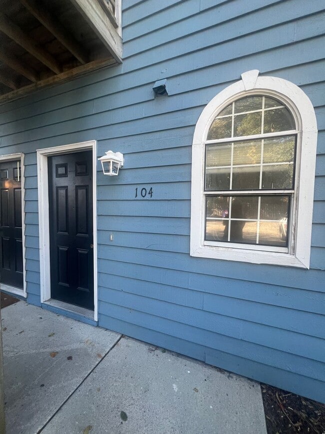 Photo - Coming Soon, Ground unit! 2 BR Central Col... House