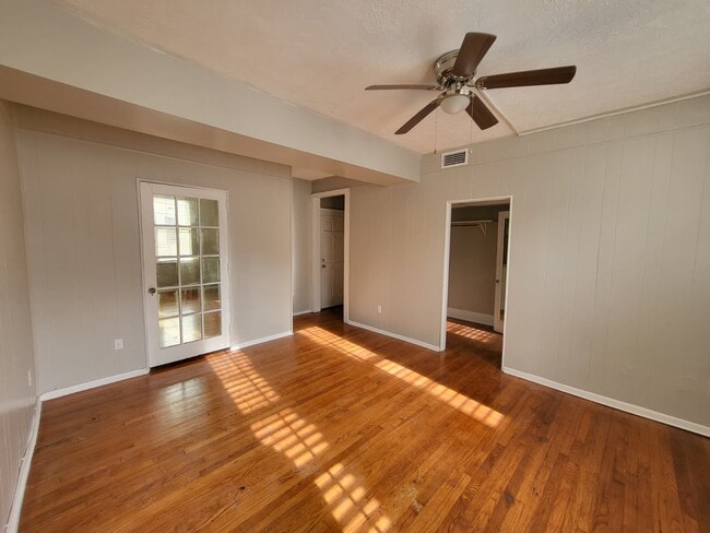 Building Photo - 1308 Willow Branch Ave