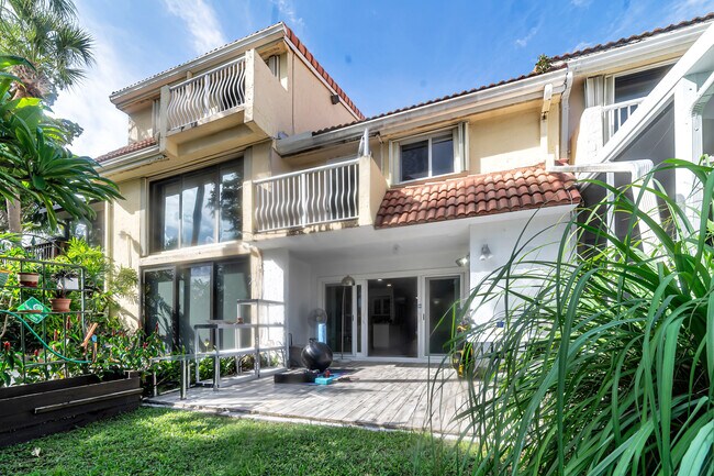 Foto del edificio - 20416 NE 34th Ct