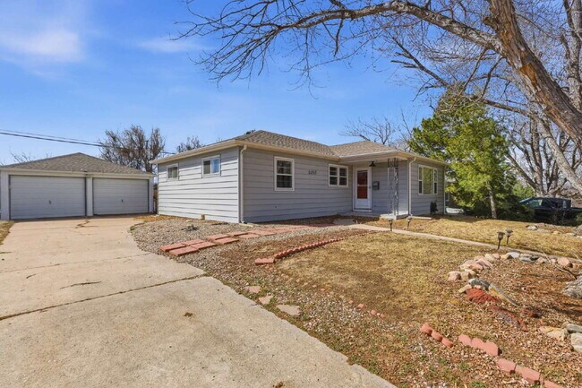 Foto del edificio - Charming 3-Bed 1-Bath Littleton Home!