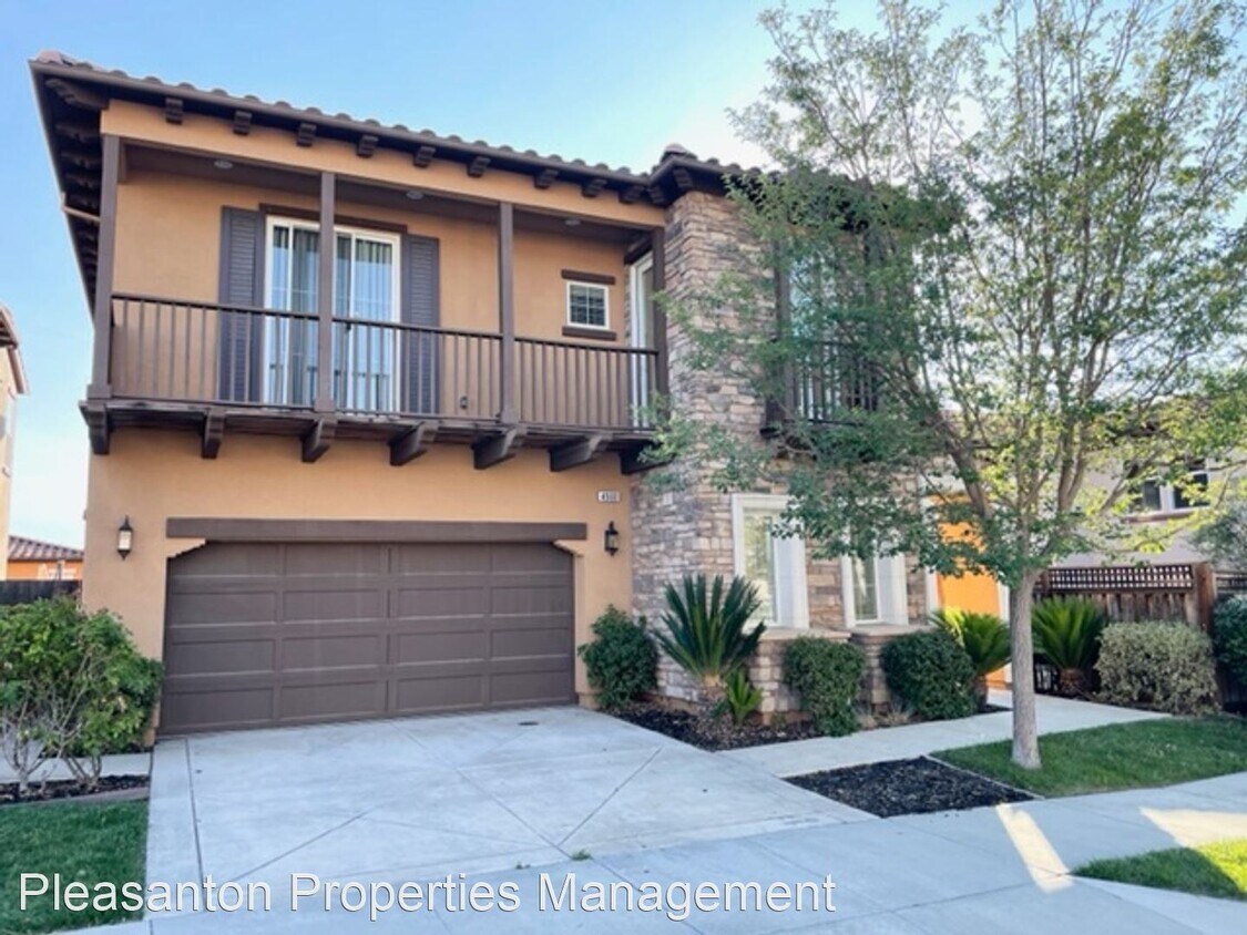 Primary Photo - 5 br, 3.5 bath House - 4900 Valerio St.