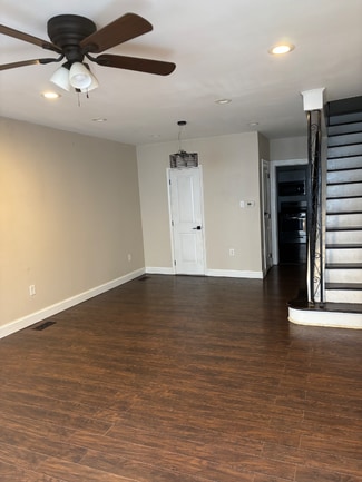 Building Photo - 175 Krams Ave