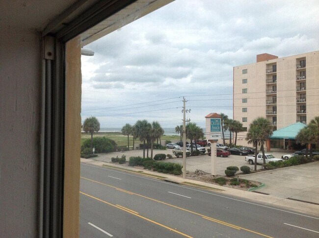 Foto del edificio - 1065 N Atlantic Ave