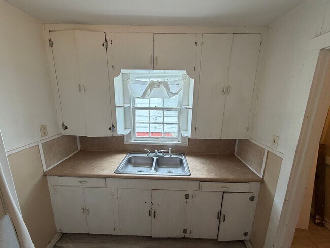 Foto del edificio - Beautiful 2 Bedroom home in Queensborough