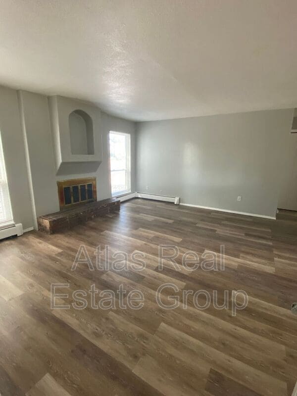 Building Photo - 2840 Montebello Dr W