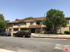Building Photo - 6400 Kraft Ave