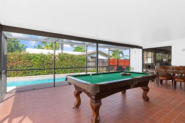 Foto del edificio - 563 SW 169th Ave