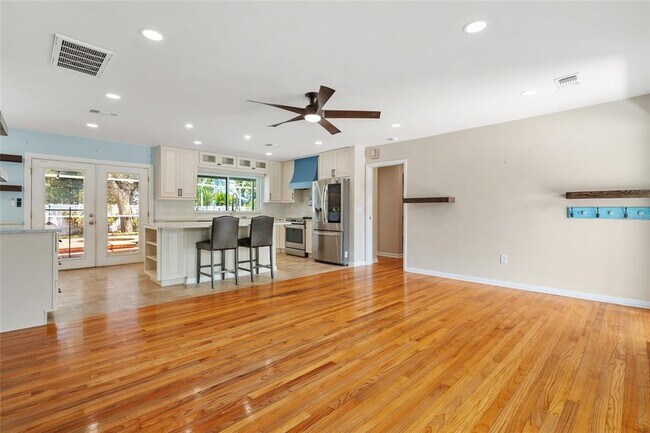 Foto del edificio - 404 S West Shore Blvd