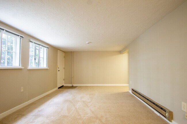 Foto del edificio - Great NW Location: Spacious 1 Bedroom Ready Now!