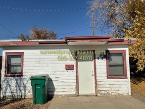 Building Photo - 508 W Ross St
