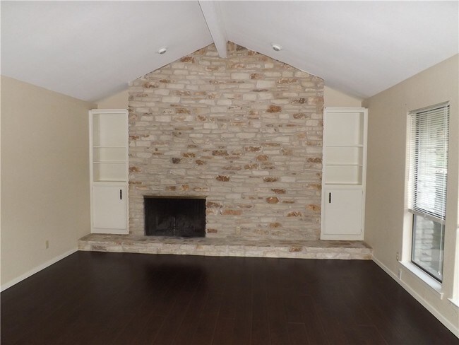 Foto del edificio - 10906 Pinehurst Dr