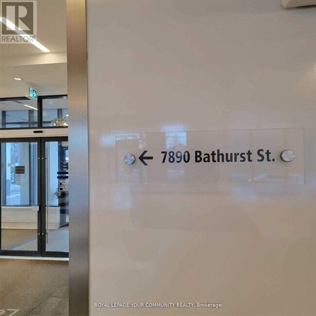 Photo du bâtiment - 7890 Bathurst St