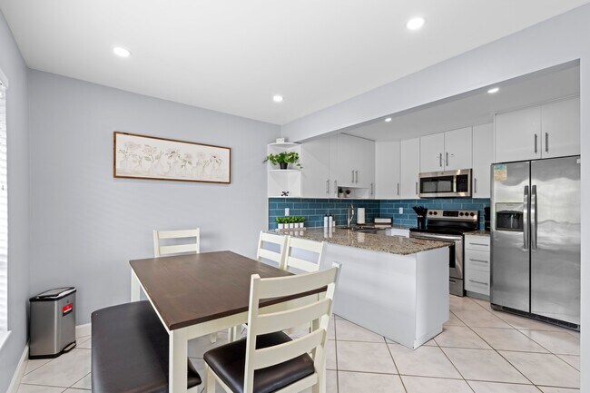 Foto del edificio - 3370 NE 5th Dr