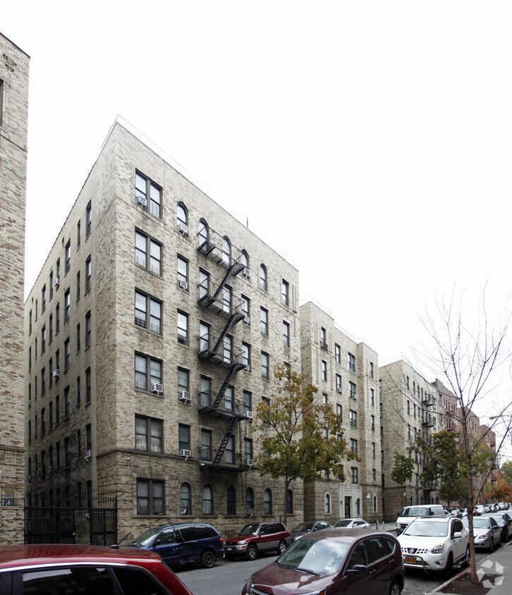 Primary Photo - 2181 Barnes Ave
