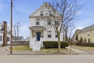 Building Photo - 55 Pine St