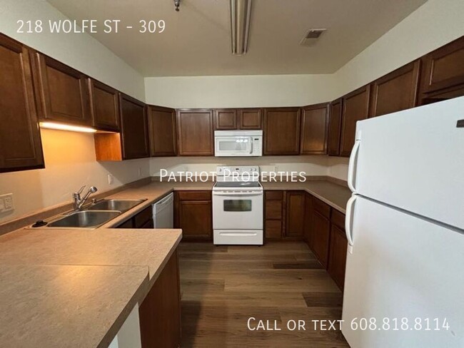 Foto del edificio - 2 bedroom/ 1 bath in Oregon, WI