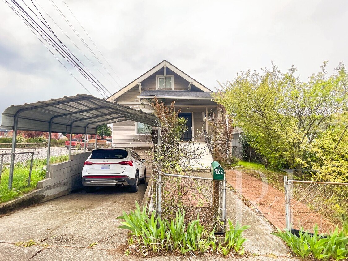 Primary Photo - Very Large 3 Story Home Next to Community ...