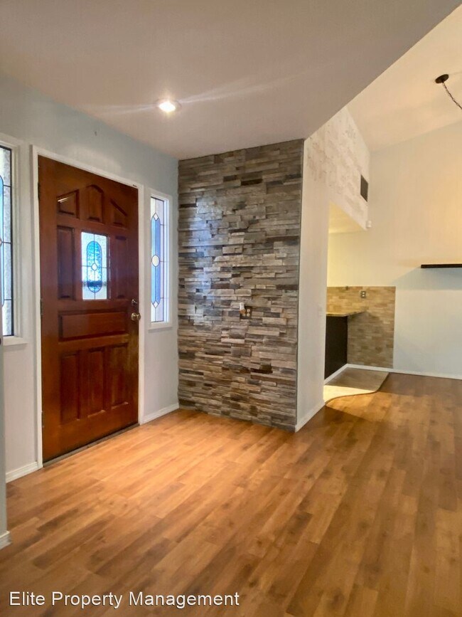 Building Photo - 2 br, 2 bath House - 925 Monterey Dr
