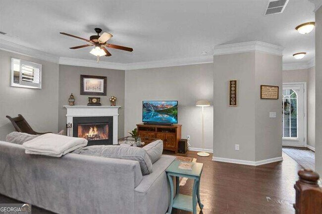 Foto del edificio - 307 Lakeside Ln