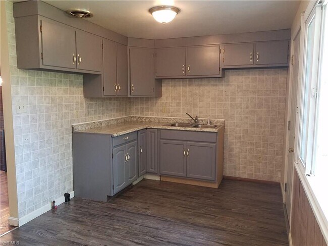 Building Photo - 3329 Merriweather St NW