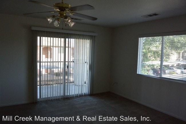 Building Photo - 2600-2606 W Oriole Ave