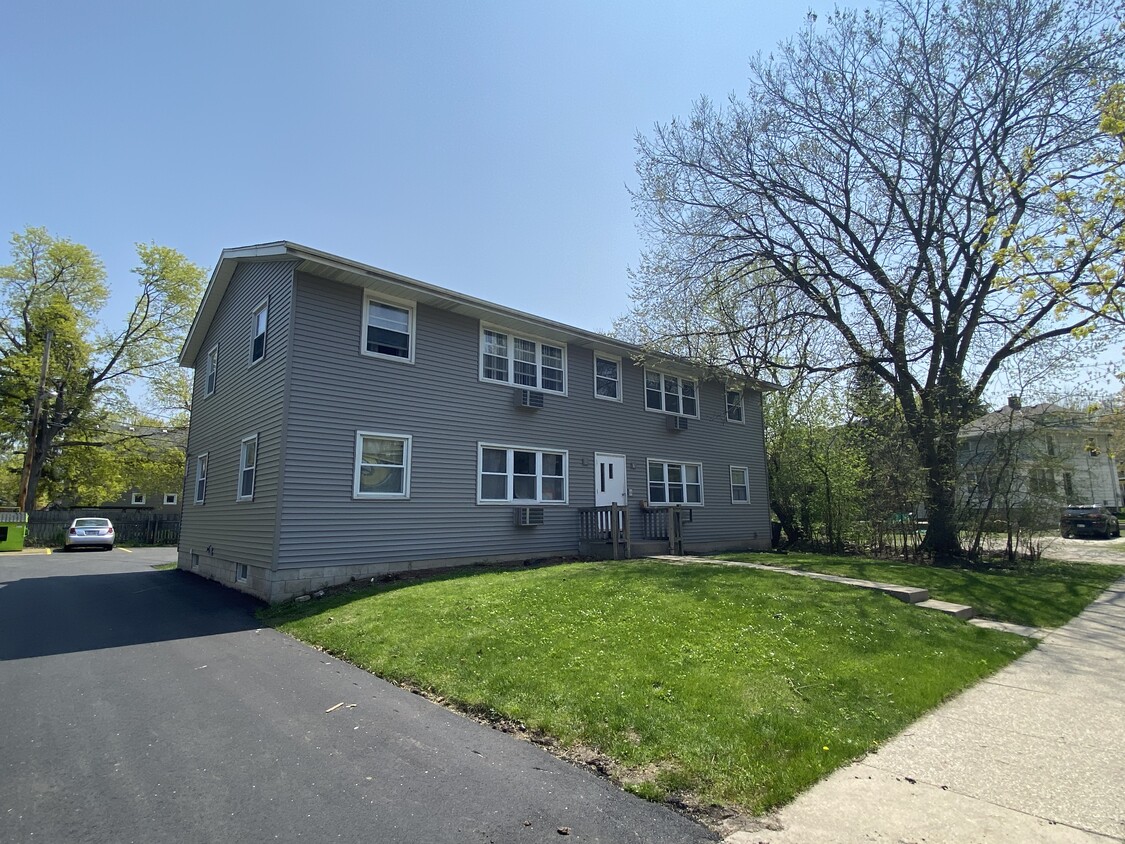 Building Photo - Carpenter Place Apartments