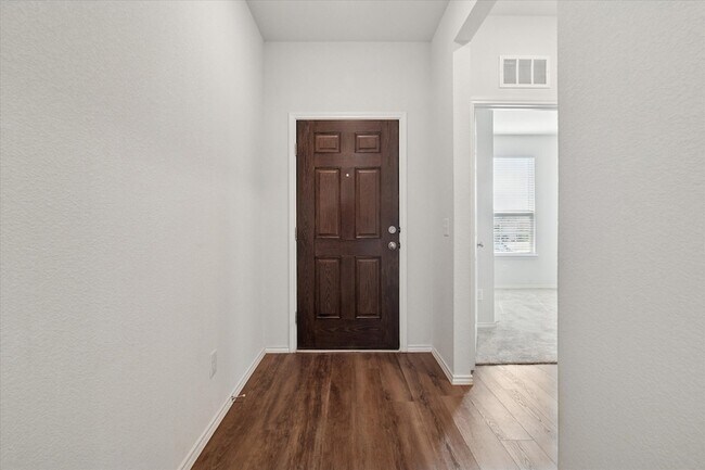 Foto del edificio - 2100 Hummingbird St