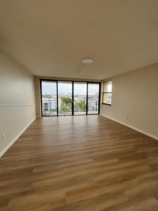 Foto del edificio - 1470 NE 123rd St