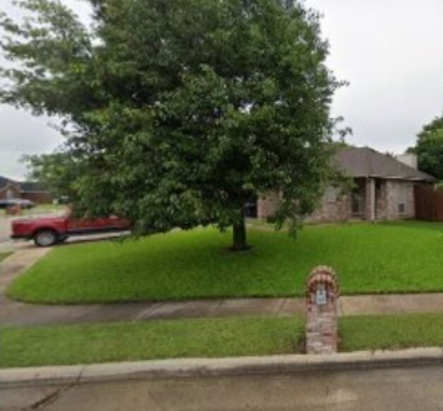 Foto del edificio - 132 Walnut Ln