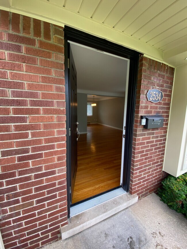 Foto del edificio - 2534 Oliver Rd