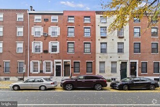 Building Photo - 418 S 15th St