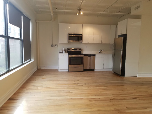 Building Photo - 115 W 23rd St