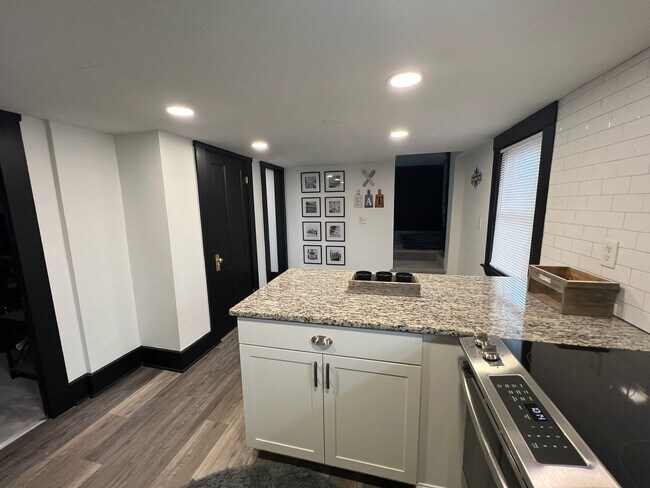 Kitchen - 10 Old Flanders Rd