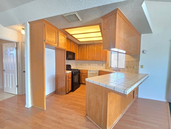 Foto del edificio - Beautiful 3-Bedroom Home with RV Parking & Spacious Backyard – Move-In Ready!