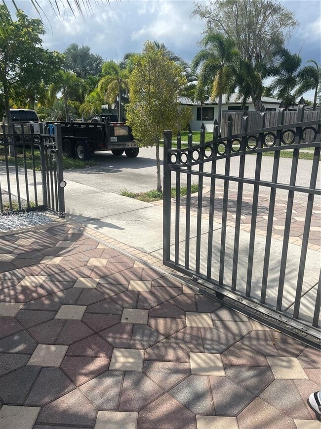 Foto del edificio - 240 NE 27th St