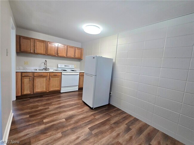 Foto del edificio - 909 Garden Rd