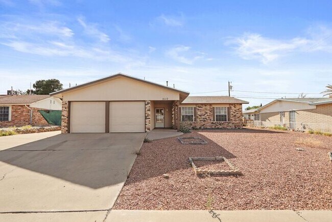 Building Photo - Beautiful brick home in the Vista Del Sol ...