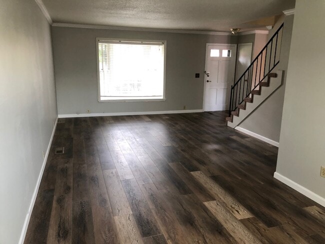 Building Photo - 378 Chapel Ridge Dr