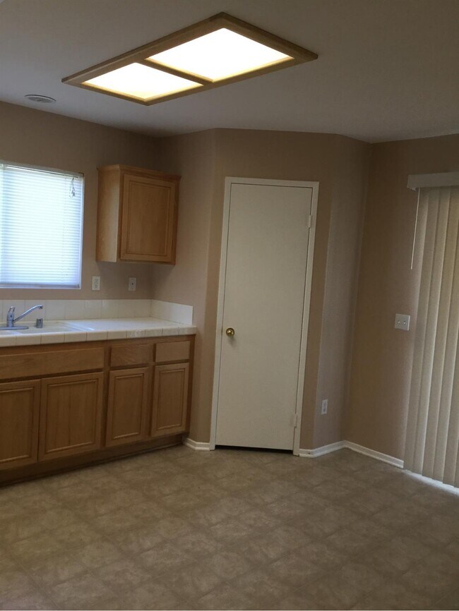 Foto del edificio - 13158 Round Oak Way