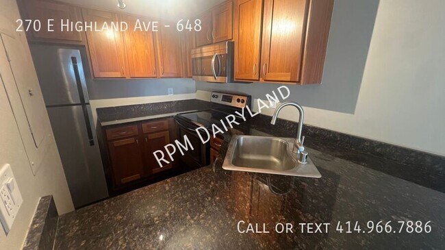 Foto del edificio - 270 E Highland Ave