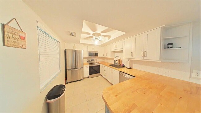 Building Photo - 2400 S Ocean Dr