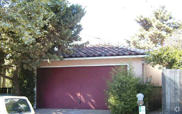 Building Photo - 1833 Addison St